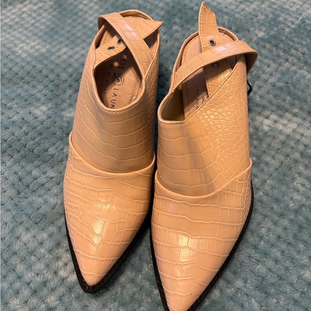 Women's Cream Croc-Embossed Shoes